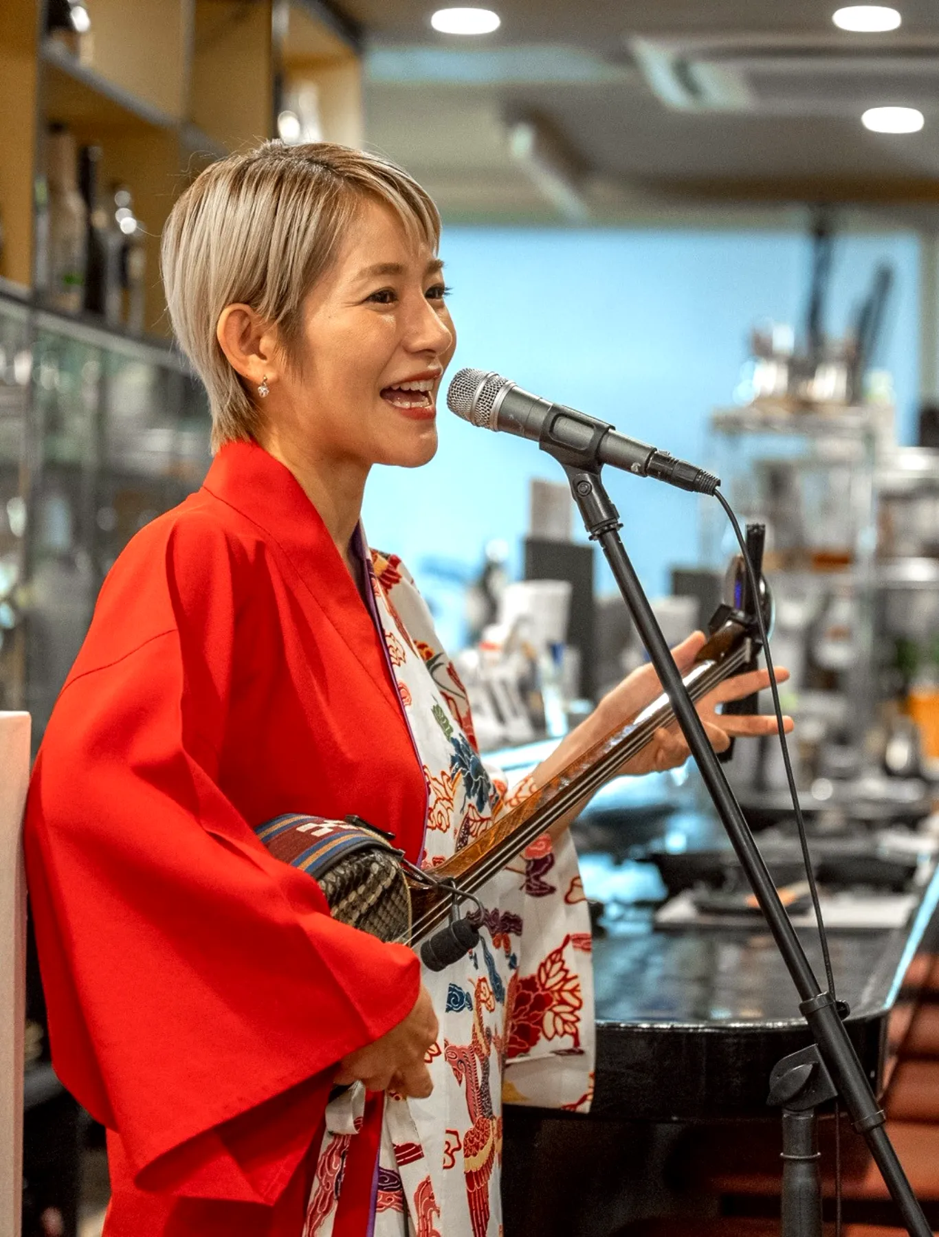 純血アグーしゃぶしゃぶと民謡ライブ 朝陽屋