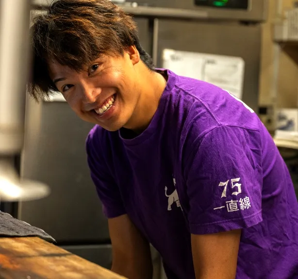 株式会社一直線 STAFF
